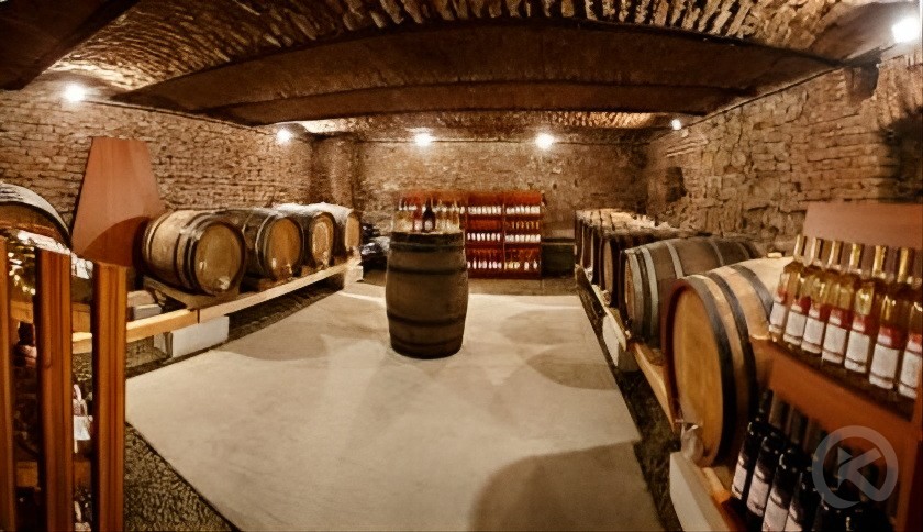 Doua Salcii Hostel Aiud 702275 thumb