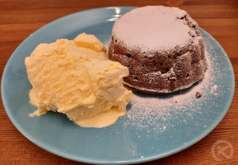 Doua Salcii Hostel Aiud 702271 thumb