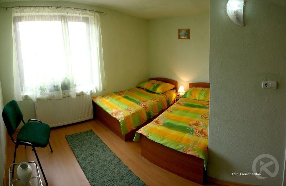 Doua Salcii Hostel Aiud 702173 thumb