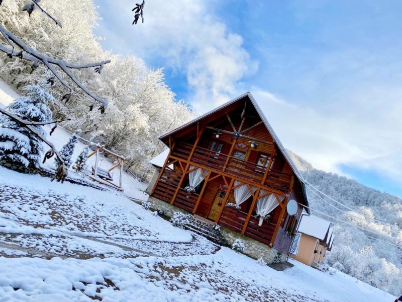 Mădălin Holiday Chalet Pietroasa 683839 thumb